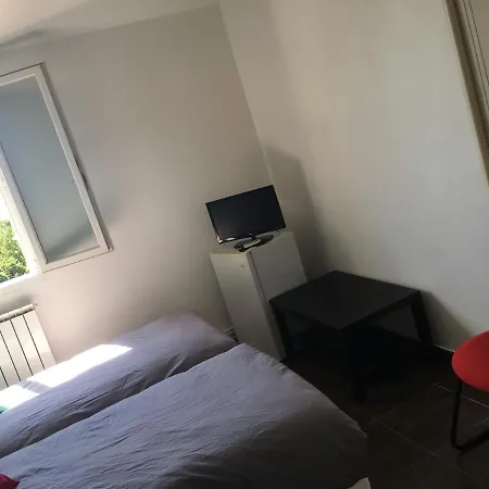 Cafe De La Gare Hotel *